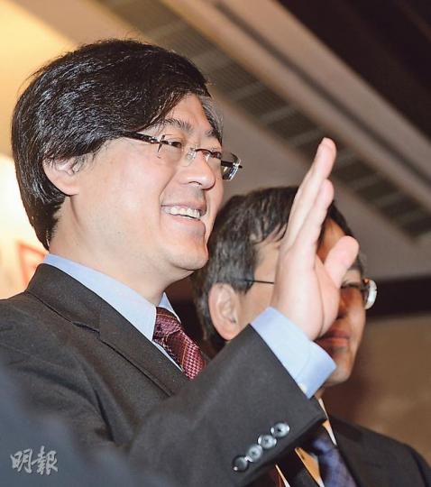 聯想董事長兼首席執行官楊元慶昨日稱，收購IBM低端伺服器業務，以及摩托羅拉移動的交易都有良好進展，預期可按原定計劃在本年底前完成。（劉焌陶攝）