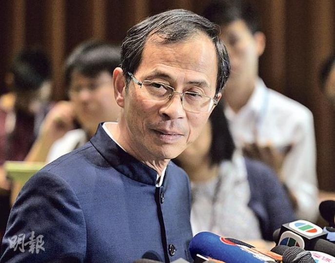 立法會主席曾鈺成稱昨日答問大會秩序惡劣，政務司長林鄭月娥去信曾鈺成譴責擲杯事件，冀立法會修改議事規則，避免事件重演。（鄧宗弘攝）