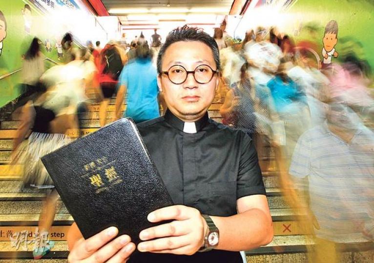 王少勇牧師（圖）認為聖經教人追求公義，縱被捕，但「我有犯法但無犯罪」，希望警員亦同樣，「你可以不服從上司的命令，但服從自己的良心」。他強調，「我們不是敵人」。（李紹昌攝）