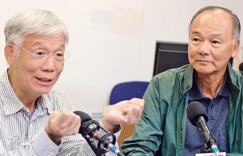 和平佔中發起人朱耀明(左)昨接受商台訪問時稱,月初已向港府提出要求與「政改三人組」會晤,但尚未獲回覆。他表示,若港府欠對話誠意,他們會先發動不合作運動。右為中華基督教會香港區會資深牧師郭乃弘。(劉焌陶攝) 和平佔中發起人朱耀明(左)昨接受商台訪問時稱,月初已向港府提出要求與「政改三人組」會晤,但尚未獲回覆。他表示,若港府欠對話誠意,他們會先發動不合作運動。右為中華基督教會香港區會資深牧師郭乃弘。(劉焌陶攝)
