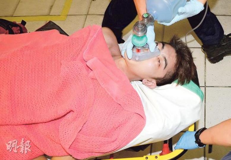 29歲男子在家中看電視期間突然昏迷,送院搶救後况危殆。(蔡方山攝) 29歲男子在家中看電視期間突然昏迷,送院搶救後况危殆。(蔡方山攝)