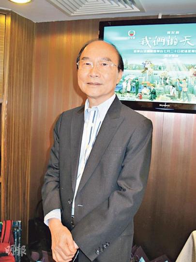 前廣播處長黃華麒為實况劇《我們的天空》擔任總策劃及總監,坦言若不是對創作還有一團火,就不能接受挑戰。(攝影/記者﹕魏幼芳) 前廣播處長黃華麒為實况劇《我們的天空》擔任總策劃及總監,坦言若不是對創作還有一團火,就不能接受挑戰。(攝影/記者﹕魏幼芳)