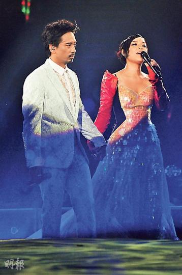 郭偉亮與老婆葉佩雯合唱情歌曬恩愛。(攝影/記者:孫慧莊)郭媽媽被讚是偉大母親。(攝影/記者:孫慧莊) 郭偉亮與老婆葉佩雯合唱情歌曬恩愛。(攝影/記者:孫慧莊)郭媽媽被讚是偉大母親。(攝影/記者:孫慧莊)