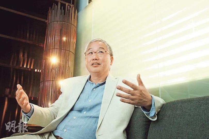 新任港大法律學院院長何耀明月初履新,他表示學院有相當多優秀學者,例如陳弘毅、前院長陳文敏、戴耀廷等,會盡力確保各人有空間發表意見。(林俊源攝)(明報製圖)(明報製圖) 新任港大法律學院院長何耀明月初履新,他表示學院有相當多優秀學者,例如陳弘毅、前院長陳文敏、戴耀廷等,會盡力確保各人有空間發表意見。(林俊源攝)(明報製圖)(明報製圖)