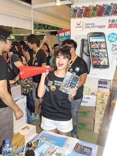 糖妹剛由台北返港,笑言自己比較受叔叔輩歡迎。(攝影/記者﹕楊安莉) 糖妹剛由台北返港,笑言自己比較受叔叔輩歡迎。(攝影/記者﹕楊安莉)