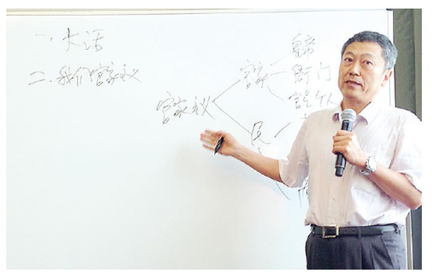 吳思（圖）認為當代中國是「官家主義」，這一體系下形成官民的博弈。（楊歡攝）