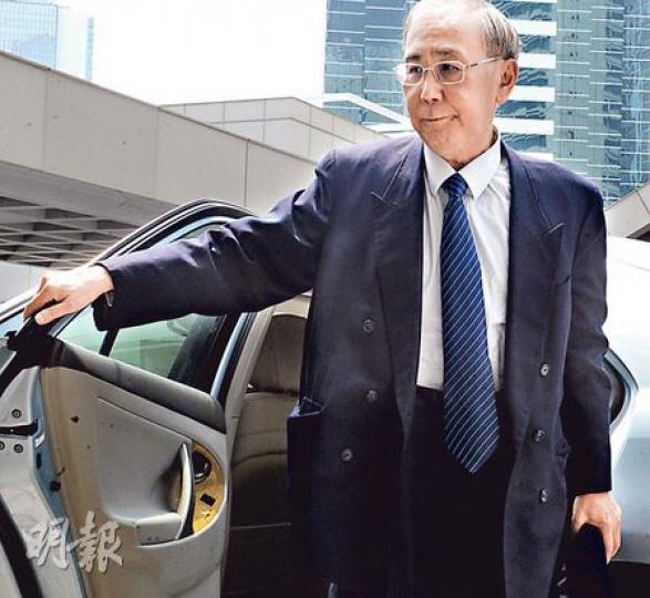 許仕仁(圖)擔任積金局行政總監期間獲新地附屬公司提供兩筆貸款,免租入住禮頓山單位等,時任主席李業廣表示毫不知情。(劉焌陶攝)(明報製圖) 許仕仁(圖)擔任積金局行政總監期間獲新地附屬公司提供兩筆貸款,免租入住禮頓山單位等,時任主席李業廣表示毫不知情。(劉焌陶攝)(明報製圖)