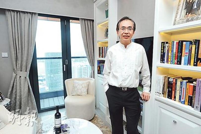 協成行總經理方文雄(圖)稱,筲箕灣遠晴主打細單位,明日起將開放現樓示位予公眾參觀,並會公布價單及銷售安排,最快可於下周開售。(胡景禧攝) 協成行總經理方文雄(圖)稱,筲箕灣遠晴主打細單位,明日起將開放現樓示位予公眾參觀,並會公布價單及銷售安排,最快可於下周開售。(胡景禧攝)