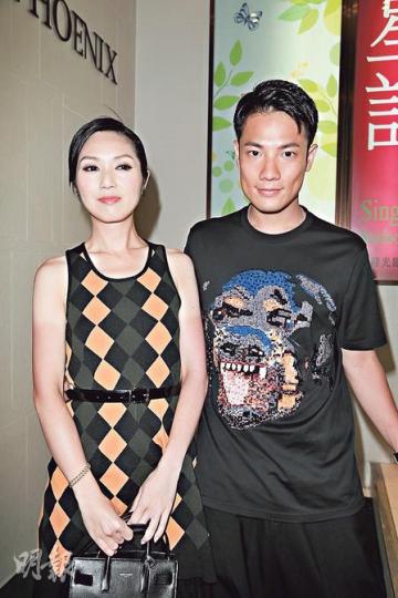 楊千嬅與老公丁子高似孖公仔出席生日會。(攝影﹕娛樂組)鄧麗欣性感現身與男友方力申齊賀壽星Paco牛一。(攝影﹕娛樂組) 楊千嬅與老公丁子高似孖公仔出席生日會。(攝影﹕娛樂組)鄧麗欣性感現身與男友方力申齊賀壽星Paco牛一。(攝影﹕娛樂組)