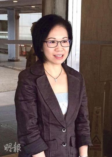 郭炳湘前秘書伍潔賢(圖)昨確認,郭炳湘會於無明顯原因下改變想法,「佢不嬲都係咁」。(張煒明攝)許仕仁(圖)上任政務司長前兩個月,要求律師把德福企業股份全數轉由名下海外公司持有。(何偉畧攝) 郭炳湘前秘書伍潔賢(圖)昨確認,郭炳湘會於無明顯原因下改變想法,「佢不嬲都係咁」。(張煒明攝)許仕仁(圖)上任政務司長前兩個月,要求律師把德福企業股份全數轉由名下海外公司持有。(何偉畧攝)