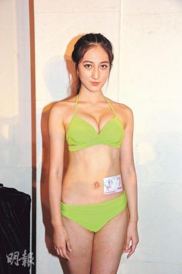 「翻版利智」韓非兒只有19歲,難怪她不認識當年亞姐冠軍利智。(攝影/記者﹕陳釗)來自上海25歲的陳洋鈴樣子甜美有少少似關之琳。(攝影/記者﹕陳釗)(6)張軼珺是大熱門,成首名晉級大中華總決賽的佳麗。(攝影/記者﹕陳釗)(5)吳夢婷勝在樣子甜美身材均勻,是靚女組成員。(攝影/記者﹕陳釗)參賽者中不乏好身材者,侯茹瑄是其中之一。(攝影/記者﹕陳釗)身高1.8米的米娜身材火辣,竟被誤會是人妖。(攝影/記者﹕陳釗) 「翻版利智」韓非兒只有19歲,難怪她不認識當年亞姐冠軍利智。(攝影/記者﹕陳釗)來自上海25歲的陳洋鈴樣子甜美有少少似關之琳。(攝影/記者﹕陳釗)(6)張軼珺是大熱門,成首名晉級大中華總決賽的佳麗。(攝影/記者﹕陳釗)(5)吳夢婷勝在樣子甜美身材均勻,是靚女組成員。(攝影/記者﹕陳釗)參賽者中不乏好身材者,侯茹瑄是其中之一。(攝影/記者﹕陳釗)身高1.8米的米娜身材火辣,竟被誤會是人妖。(攝影/記者﹕陳釗)