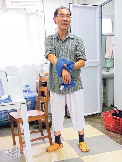 上月底本報記者以普通市民身分到地政高官林嘉芬的土地,與林的丈夫鄧先生攀談,他友善表示部分土地開設了有機農莊,仍在擴展中,暫未收支平衡。(明報記者攝) 上月底本報記者以普通市民身分到地政高官林嘉芬的土地,與林的丈夫鄧先生攀談,他友善表示部分土地開設了有機農莊,仍在擴展中,暫未收支平衡。(明報記者攝)