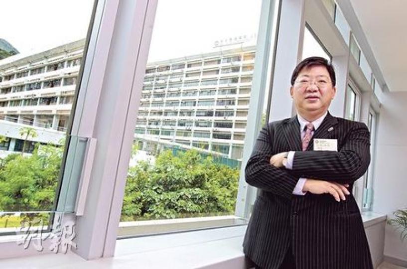 恒生管理學院校長何順文表示,待新宿舍於明年底落成後,連同現有宿位合共有逾1400個宿位,除全部學生「四年一宿」,逾半學生亦保證可住兩年。(李澤彤攝) 恒生管理學院校長何順文表示,待新宿舍於明年底落成後,連同現有宿位合共有逾1400個宿位,除全部學生「四年一宿」,逾半學生亦保證可住兩年。(李澤彤攝)