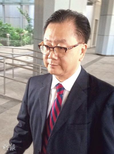 忠誠財務有限公司前行政總裁區慕彰(圖)指公司多向新地物業買家貸款,若無董事局成員如郭氏兄弟批准,甚少借出無抵押貸款。(張煒明攝)已退休的新鴻基集團總會計師潘俊燊(圖)昨說,自己是數百間新地附屬公司的董事,連各公司的名字也未必記得。(張煒明攝) 忠誠財務有限公司前行政總裁區慕彰(圖)指公司多向新地物業買家貸款,若無董事局成員如郭氏兄弟批准,甚少借出無抵押貸款。(張煒明攝)已退休的新鴻基集團總會計師潘俊燊(圖)昨說,自己是數百間新地附屬公司的董事,連各公司的名字也未必記得。(張煒明攝)