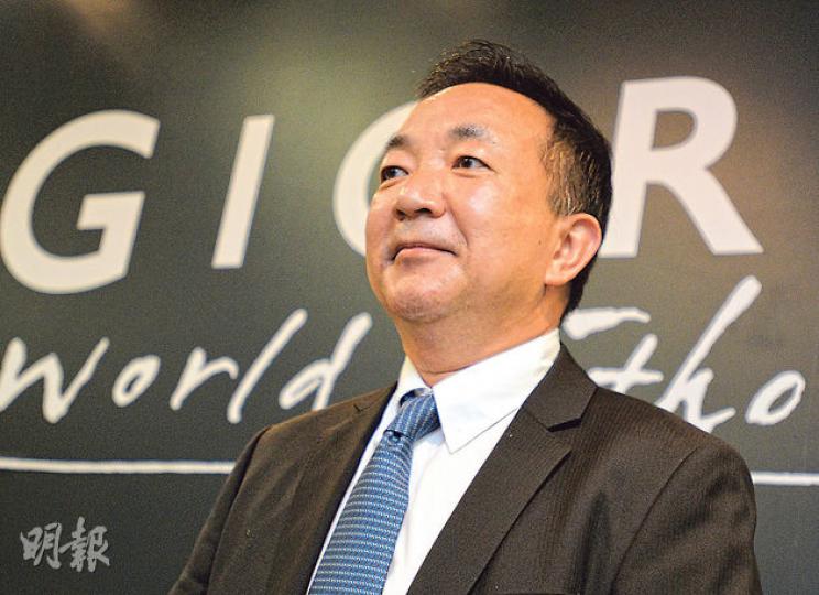 佐丹奴上半年成績表令人失望,公司主席劉國權(圖)慨嘆本港貴租蠶食利潤,坦言「呢一兩年如果租金仲捱得住就捱,否則就考慮關舖」。(盧翊銘攝) 佐丹奴上半年成績表令人失望,公司主席劉國權(圖)慨嘆本港貴租蠶食利潤,坦言「呢一兩年如果租金仲捱得住就捱,否則就考慮關舖」。(盧翊銘攝)