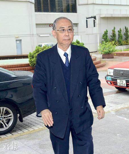 許仕仁(圖)獲郭氏兄弟支付900萬元顧問費,並因介紹羅焯到中信銀行貸款獲300萬元報酬。(陳淑安攝)廉署執行處助理處長余振昌(圖)承認審視證供後,認為羅焯向許仕仁提供的300萬元是酬金,與本案無關。(何偉畧攝) 許仕仁(圖)獲郭氏兄弟支付900萬元顧問費,並因介紹羅焯到中信銀行貸款獲300萬元報酬。(陳淑安攝)廉署執行處助理處長余振昌(圖)承認審視證供後,認為羅焯向許仕仁提供的300萬元是酬金,與本案無關。(何偉畧攝)