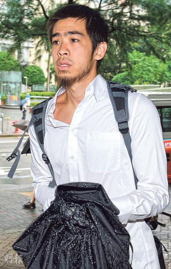 被告陳寧(圖)早前原被控襲擊警務人員罪,惟該控罪昨獲控方撤銷,改控抗拒警務人員罪。(劉焌陶攝) 被告陳寧(圖)早前原被控襲擊警務人員罪,惟該控罪昨獲控方撤銷,改控抗拒警務人員罪。(劉焌陶攝)