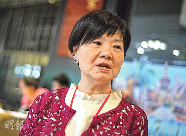 公民黨主席余若薇認為,8.17反佔中大遊行即使動用龐大維穩費組織群眾,都不能逼民心回歸,亦不能保持社會繁榮,唯有落實真正普選,人民真正當家作主才是長治久安之策。(盧翊銘攝)基本法委員會主任李飛表示,很高興看到愛國愛港力量發起保普選反佔中的簽名運動及遊行。「保普選反佔中大聯盟」公關統籌程介南(圖)說,反佔中運動可以起到平衡作用,令更多人發出理性及妥協的聲音。(盧翊銘攝) 公民黨主席余若薇認為,8.17反佔中大遊行即使動用龐大維穩費組織群眾,都不能逼民心回歸,亦不能保持社會繁榮,唯有落實真正普選,人民真正當家作主才是長治久安之策。(盧翊銘攝)基本法委員會主任李飛表示,很高興看到愛國愛港力量發起保普選反佔中的簽名運動及遊行。「保普選反佔中大聯盟」公關統籌程介南(圖)說,反佔中運動可以起到平衡作用,令更多人發出理性及妥協的聲音。(盧翊銘攝)