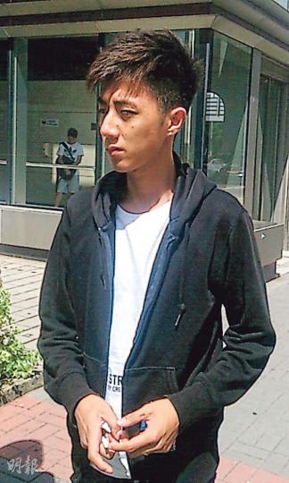 被告黃子力(圖)獲准以5000元保釋候訊。(章淑廉攝) 被告黃子力(圖)獲准以5000元保釋候訊。(章淑廉攝)