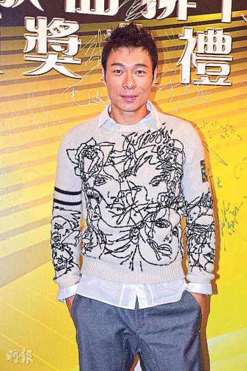許志安笑言跑樓梯才拖住鄭秀文,跑平地時絕不會2人3足般手拖手。(攝影:梁迺楠) 許志安笑言跑樓梯才拖住鄭秀文,跑平地時絕不會2人3足般手拖手。(攝影:梁迺楠)