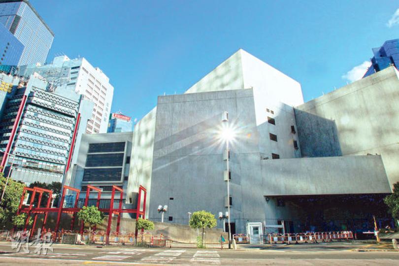 演藝學院擴建工程出現延誤,原定2013年展開新大樓加建工程,至今未有動工。演藝學院指工程會在今年第三季開始,料2017年完成。(林俊源攝) 演藝學院擴建工程出現延誤,原定2013年展開新大樓加建工程,至今未有動工。演藝學院指工程會在今年第三季開始,料2017年完成。(林俊源攝)