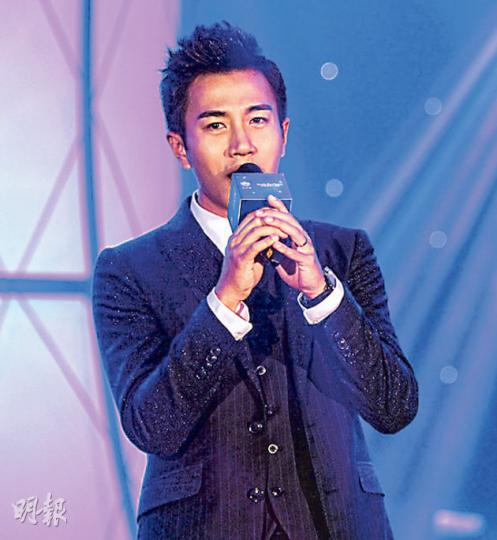 劉愷威獲最佳男演員,證明妻女好腳頭。(微博圖片)老公張晉攞金像獎最佳男配角,蔡少芬則於華鼎獎奪最佳女演員獎,兩公婆同樣威水。(微博圖片)蔡少芬與老拍檔羅嘉良挽手行紅地氈。(微博圖片) 劉愷威獲最佳男演員,證明妻女好腳頭。(微博圖片)老公張晉攞金像獎最佳男配角,蔡少芬則於華鼎獎奪最佳女演員獎,兩公婆同樣威水。(微博圖片)蔡少芬與老拍檔羅嘉良挽手行紅地氈。(微博圖片)