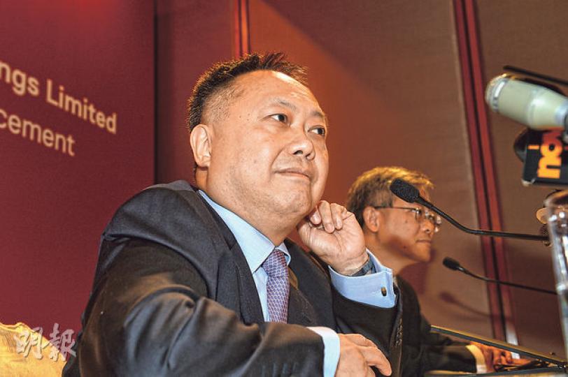 數碼通總裁黎大鈞稱，成本及網絡用量上漲，本地電訊商應該加價，降低成本壓力，而iPhone 6登場亦可為集團收入帶來正面影響。（余俊亮攝）