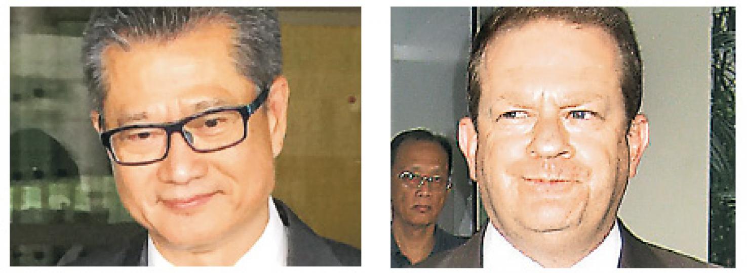 漢基國際學校中學部校長安澤廷(右圖)昨以原訴一方證人身分作供,他認為陳茂波(左圖)夫婦發出的電郵充滿惡意、令人不安及偽善,目的在於削弱校方管治權。(謝美琳攝) 漢基國際學校中學部校長安澤廷(右圖)昨以原訴一方證人身分作供,他認為陳茂波(左圖)夫婦發出的電郵充滿惡意、令人不安及偽善,目的在於削弱校方管治權。(謝美琳攝)