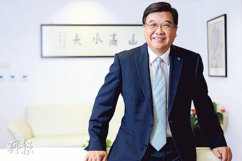 公大新任校長黃玉山(圖)認為,公大學生毋須因失落八大學位太灰心,笑言如跑馬一樣,起跑時不怕慢點,只要在大學裏努力,一樣可爭取最快到終點。(黃志東攝) 公大新任校長黃玉山(圖)認為,公大學生毋須因失落八大學位太灰心,笑言如跑馬一樣,起跑時不怕慢點,只要在大學裏努力,一樣可爭取最快到終點。(黃志東攝)