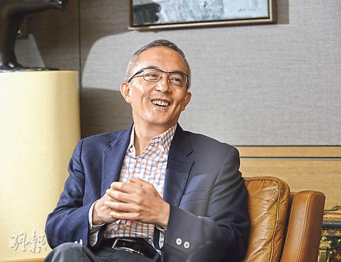 資本策略執行董事方文彬指出,渣甸山白建時道重建項目屬舊契,不需申請預售樓花紙;他不諱言,集團會以太古東半山豪宅OPUS,作參考對象。(陳淑安攝)資本策略的白建時道47-49號地盤,於2012年以逾14億元購入;以重建項目可建樓面約7.5萬方呎計,折合樓面呎價約1.9萬元。換言之,如項目參照OPUS呎價水平推出(即平均實呎約8萬元),資策將獲豐厚利潤。(林俊源攝) 資本策略執行董事方文彬指出,渣甸山白建時道重建項目屬舊契,不需申請預售樓花紙;他不諱言,集團會以太古東半山豪宅OPUS,作參考對象。(陳淑安攝)資本策略的白建時道47-49號地盤,於2012年以逾14億元購入;以重建項目可建樓面約7.5萬方呎計,折合樓面呎價約1.9萬元。換言之,如項目參照OPUS呎價水平推出(即平均實呎約8萬元),資策將獲豐厚利潤。(林俊源攝)