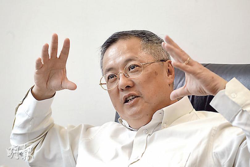 本身從事回收廢食油出口外國生意的立法會飲食界議員張宇人(圖)批評,早於兩年前已要求政府發牌監管廢食油回收商,但環境局過往一直沒有採取行動加強監管。(郭慶輝攝) 本身從事回收廢食油出口外國生意的立法會飲食界議員張宇人(圖)批評,早於兩年前已要求政府發牌監管廢食油回收商,但環境局過往一直沒有採取行動加強監管。(郭慶輝攝)