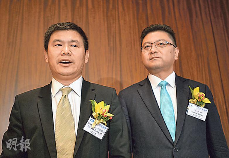 國泰君安主席兼行政總裁閻峰(左)預計,滬港通啟動後,北向的資金較南向的資金多,海外投資者唯一較擔心的地方,是需否繳交資本增值稅。圖右為國泰君安副行政總裁王冬青。(盧翊銘攝) 國泰君安主席兼行政總裁閻峰(左)預計,滬港通啟動後,北向的資金較南向的資金多,海外投資者唯一較擔心的地方,是需否繳交資本增值稅。圖右為國泰君安副行政總裁王冬青。(盧翊銘攝)