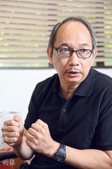 數學達人丁南僑(黃志東攝) 數學達人丁南僑(黃志東攝)