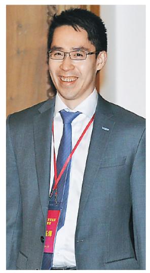 郭炳江兒子郭基煇(鄧宗弘攝)郭鶴年長子郭孔丞 (鄧宗弘攝)呂志和長子呂耀東(鄧宗弘攝)李兆基長子李家傑(鄧宗弘攝) 郭炳江兒子郭基煇(鄧宗弘攝)郭鶴年長子郭孔丞 (鄧宗弘攝)呂志和長子呂耀東(鄧宗弘攝)李兆基長子李家傑(鄧宗弘攝)