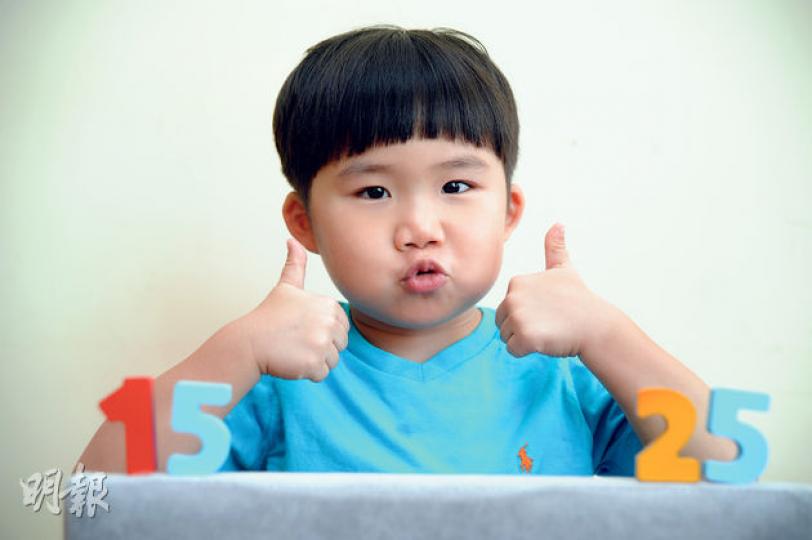 在自行分配學位階段中,分數多寡是成功與否的關鍵,家長宜按孩子手持分數作選校考慮之一,以提高勝算。(胡景禧攝) 在自行分配學位階段中,分數多寡是成功與否的關鍵,家長宜按孩子手持分數作選校考慮之一,以提高勝算。(胡景禧攝)