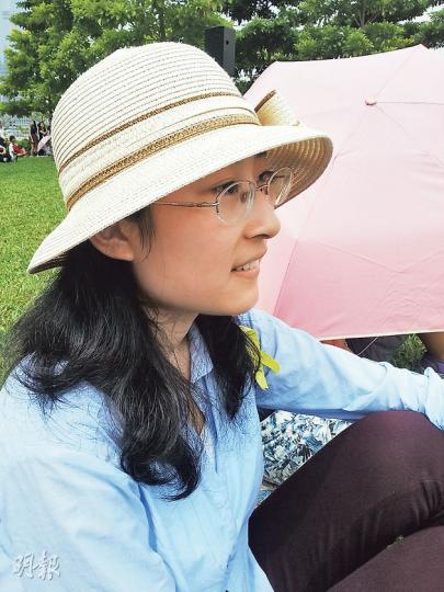 山東來港的浸大歷史系三年級生張同學連續兩日罷課,承認擔心「返唔到鄉下」。(岑詠欣攝) 山東來港的浸大歷史系三年級生張同學連續兩日罷課,承認擔心「返唔到鄉下」。(岑詠欣攝)