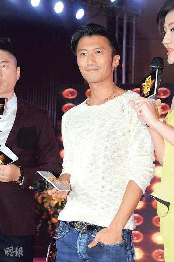 霆鋒有愛情滋潤,一臉風騷。(攝影/記者﹕林祖傑)霆鋒昨日現身廣州出席活動,吸引大批傳媒到場採訪。(攝影/記者﹕林祖傑) 霆鋒有愛情滋潤,一臉風騷。(攝影/記者﹕林祖傑)霆鋒昨日現身廣州出席活動,吸引大批傳媒到場採訪。(攝影/記者﹕林祖傑)
