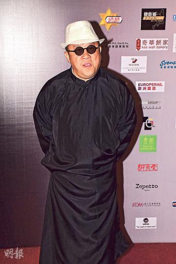 曾志偉不希望小朋友受傷,他認為不論佔中或反佔中,大家出發點都想香港好,希望和平處理,香港人不要傷害香港人。(攝影﹕娛樂組) 曾志偉不希望小朋友受傷,他認為不論佔中或反佔中,大家出發點都想香港好,希望和平處理,香港人不要傷害香港人。(攝影﹕娛樂組)