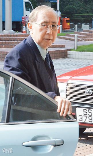 許仕仁(圖)早前作供指郭炳江要求迂迴轉款以清還顧問費,以免兄長郭炳湘知悉他們的口頭協議,但江否認此說法。(劉焌陶攝)郭炳江(圖)強調欲在許仕仁上任前清還拖欠的顧問費尾數,務求劃清界線。他指與許為多年好友,不會出錢收買許。(劉焌陶攝) 許仕仁(圖)早前作供指郭炳江要求迂迴轉款以清還顧問費,以免兄長郭炳湘知悉他們的口頭協議,但江否認此說法。(劉焌陶攝)郭炳江(圖)強調欲在許仕仁上任前清還拖欠的顧問費尾數,務求劃清界線。他指與許為多年好友,不會出錢收買許。(劉焌陶攝)