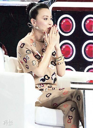 劉嘉玲屬智慧型女星,她首次為內地綜藝節目任評判導師。(微博圖片)張衛健擔任《我是演說家》導師,也是掘金的另一好選擇。(微博圖片) 劉嘉玲屬智慧型女星,她首次為內地綜藝節目任評判導師。(微博圖片)張衛健擔任《我是演說家》導師,也是掘金的另一好選擇。(微博圖片)