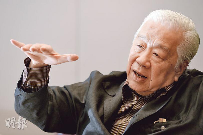 董偉說,投資組合中一半須為現金,以降低風險兼撈底時的備用資金,即使真的現撈底機會,亦要保留兩成現金。(余俊亮攝) 董偉說,投資組合中一半須為現金,以降低風險兼撈底時的備用資金,即使真的現撈底機會,亦要保留兩成現金。(余俊亮攝)