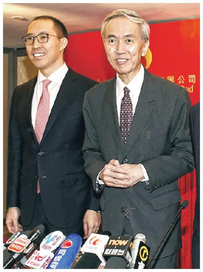 信和置業主席黃志祥(右)表示,公司「no hesitation」,一定會在香港繼續投資。左為信置執行董事黃永光。(陳淑安攝) 信和置業主席黃志祥(右)表示,公司「no hesitation」,一定會在香港繼續投資。左為信置執行董事黃永光。(陳淑安攝)