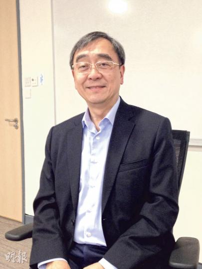 13學者之一、港大經濟學講座教授王于漸認為,投票權遠遠重要過提名權,因手握投票權就等於擁有罷免權,可用選票踢走不合心意的特首。(楊康琪攝) 13學者之一、港大經濟學講座教授王于漸認為,投票權遠遠重要過提名權,因手握投票權就等於擁有罷免權,可用選票踢走不合心意的特首。(楊康琪攝)