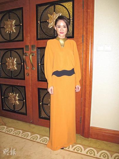陳喬恩可能因身體抱恙,放棄性感上陣,改以密實長裙女神打扮亮相。被問到有否跟緋聞男友古天樂聯絡,她尷尬表示緋聞已成過去。(攝影:林蘊兒) 陳喬恩可能因身體抱恙,放棄性感上陣,改以密實長裙女神打扮亮相。被問到有否跟緋聞男友古天樂聯絡,她尷尬表示緋聞已成過去。(攝影:林蘊兒)