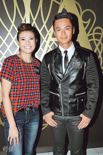 羅仲謙（右）演出的新片舉行首映，趙碩之（左）前來捧場。（攝影：鍾偉茵） 何超儀未知自己有否獲無綫台慶頒獎禮提名。（攝影：鍾偉茵）
