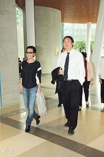 張艾嘉與中大校長沈祖堯一同進場。(攝影/記者﹕梁榮達)張艾嘉以「失敗是成功的牛奶」作演講主題。(攝影/記者﹕梁榮達) 張艾嘉與中大校長沈祖堯一同進場。(攝影/記者﹕梁榮達)張艾嘉以「失敗是成功的牛奶」作演講主題。(攝影/記者﹕梁榮達)