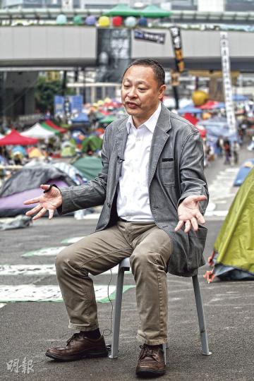 政務司長林鄭月娥曾批評戴耀廷的「解散立法會重選」以展開「公投」的建議不切實際。戴耀廷反駁指出,這是「特區政府現餘下的唯一可行及實際有效的方法」,對政府來說也是「有贏無輸的安排」。(郭慶輝攝) 政務司長林鄭月娥曾批評戴耀廷的「解散立法會重選」以展開「公投」的建議不切實際。戴耀廷反駁指出,這是「特區政府現餘下的唯一可行及實際有效的方法」,對政府來說也是「有贏無輸的安排」。(郭慶輝攝)