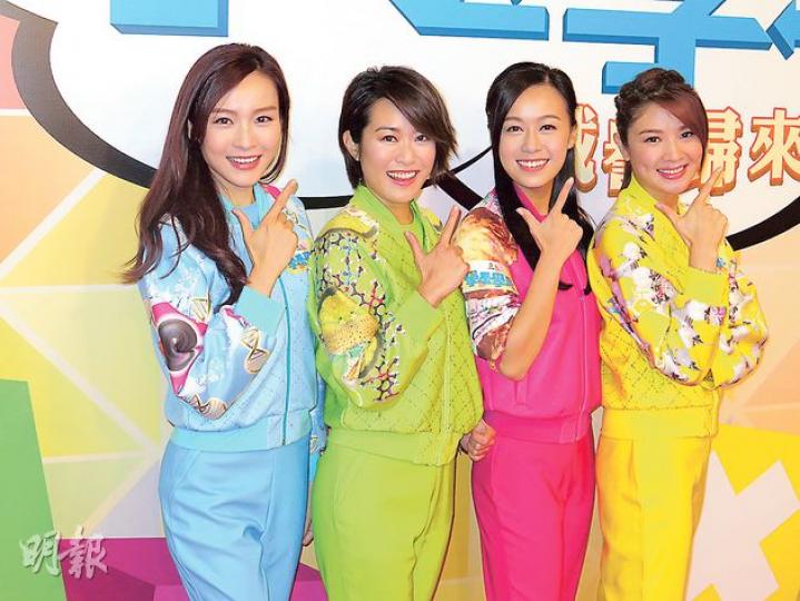 李佳芯(左起)、梁嘉琪、黃心穎及麥美恩大擺Chok甫士宣傳造勢。(攝影/記者:楊安莉) 李佳芯(左起)、梁嘉琪、黃心穎及麥美恩大擺Chok甫士宣傳造勢。(攝影/記者:楊安莉)