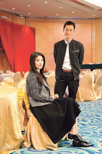 Kelly更笑言上次合作自己生仔,今次合作卻「生蛇」。(攝影﹕鍾偉茵)Kelly向記者展示手掌「生蛇」的患處,表示已逐漸康復結疤。(攝影﹕鍾偉茵)(攝影﹕鍾偉茵) Kelly更笑言上次合作自己生仔,今次合作卻「生蛇」。(攝影﹕鍾偉茵)Kelly向記者展示手掌「生蛇」的患處,表示已逐漸康復結疤。(攝影﹕鍾偉茵)(攝影﹕鍾偉茵)