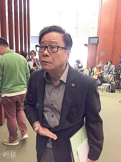 黃毓民話衝擊立會者並非「鬼」﹕「據我了解,衝擊嘅好多都留守咗幾十日。」(何曉勤攝) 黃毓民話衝擊立會者並非「鬼」﹕「據我了解,衝擊嘅好多都留守咗幾十日。」(何曉勤攝)